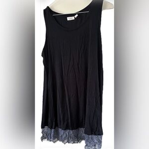 🌻3/$18 Black Sleeveless Top with Lace Hem
